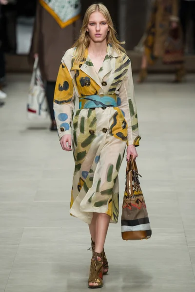 Look 11